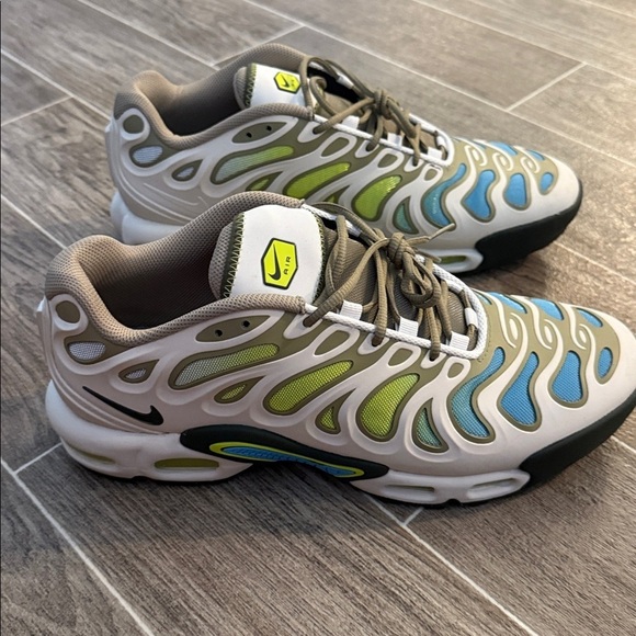 Nike Air Max Plus with Blue and Green Accents main image 4